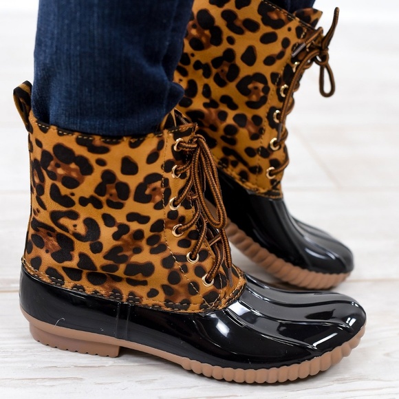 NEW SIZES**Ladies leopard lace up duck boots - Picture 2 of 6